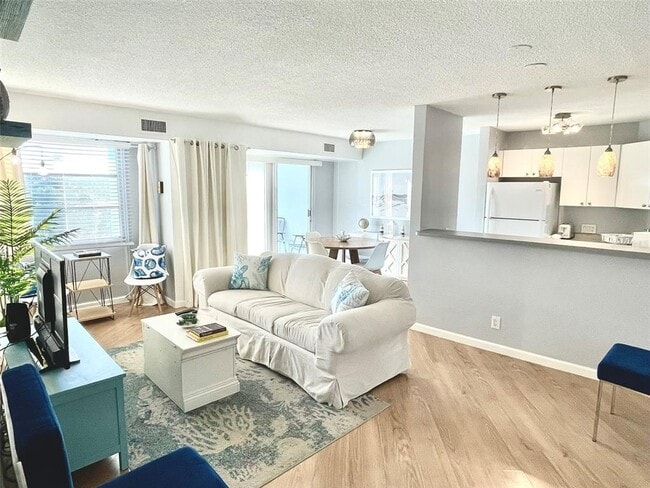 Photo - 3315 58th Ave S Unidad 304