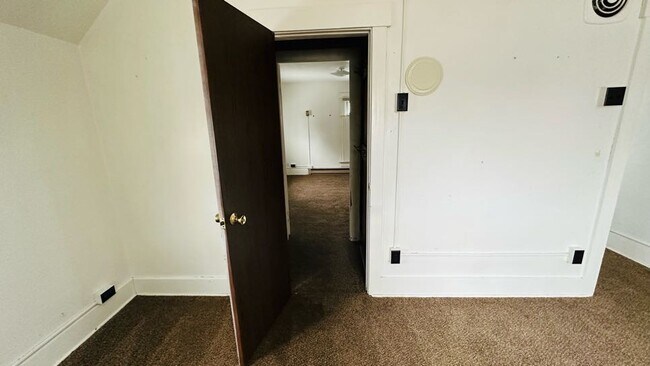 Photo - 483 W Perry St