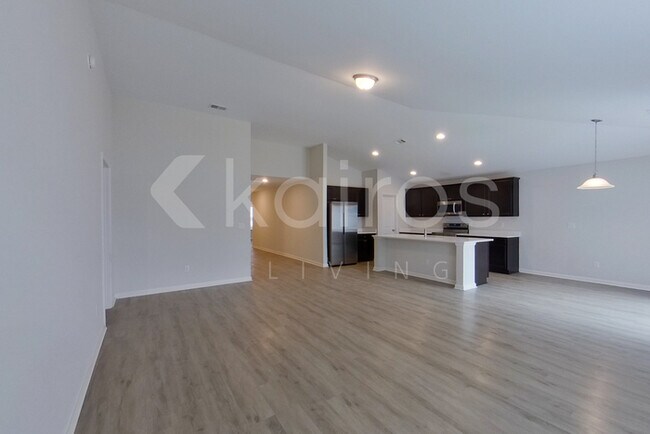 Photo - 12 Carrollton Dr