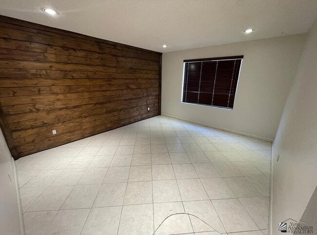 Photo - 2045 S 14th Ave Unidad 10