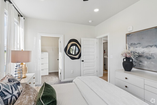 1BR, 1BA - 750SF - Bedroom