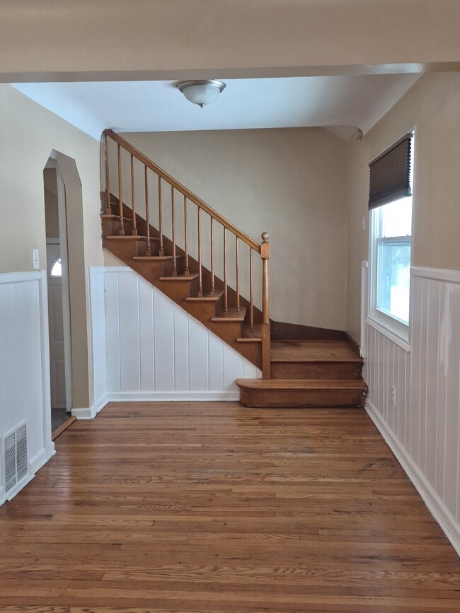 Photo - 615 E Mansfield Ave