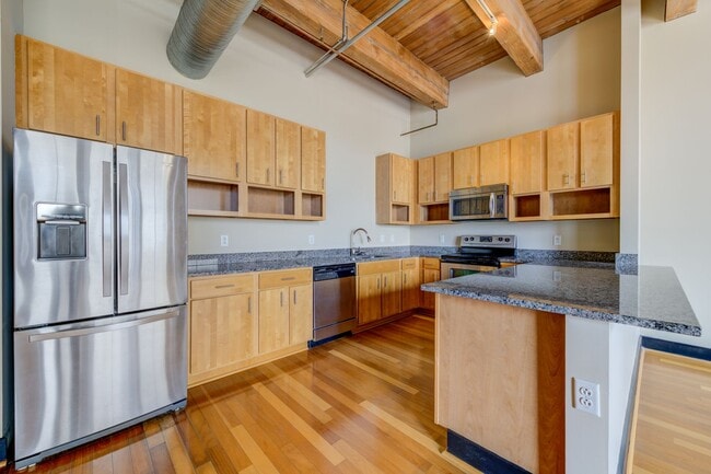 1113 Washington Ave Unit 418