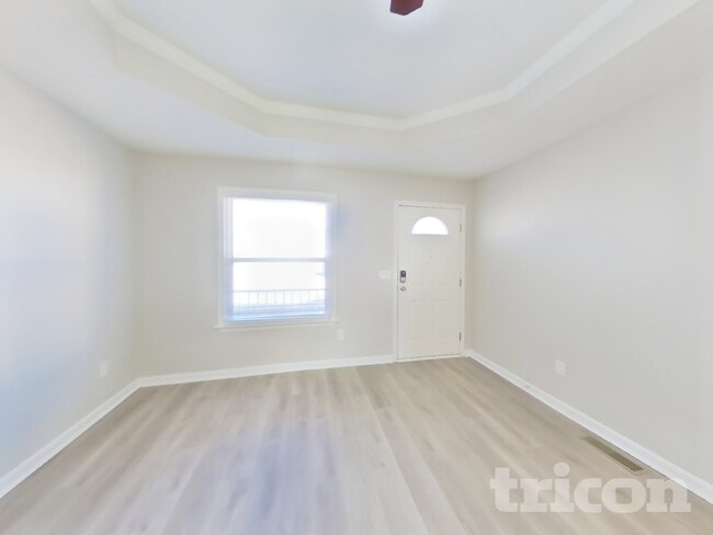 Photo - 362 Park Ct N