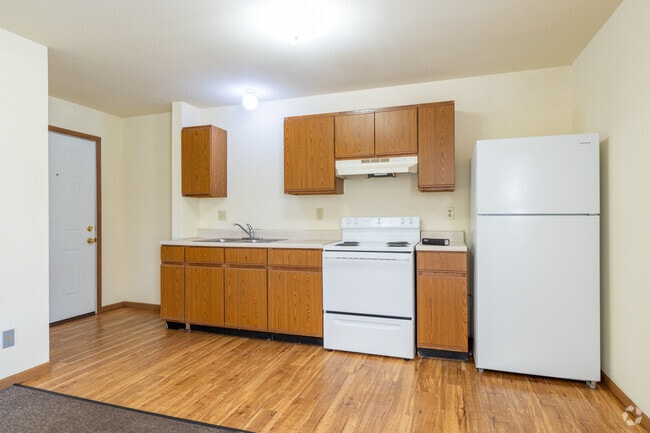 2BR, 1BA - 720SF - Kitchen