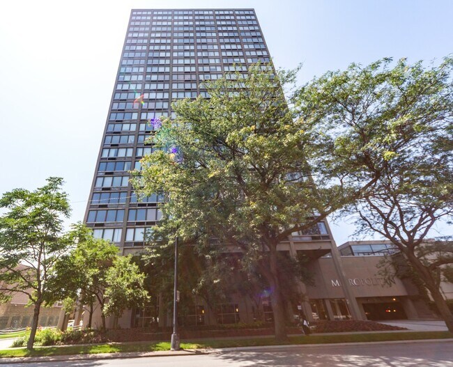 Photo - 5320 N Sheridan Rd Condo