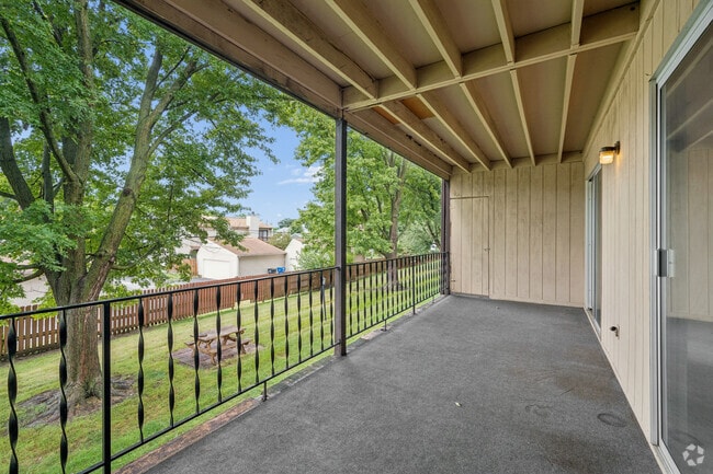 B1 2BR, 2BA - 1,1150SF - Balcony