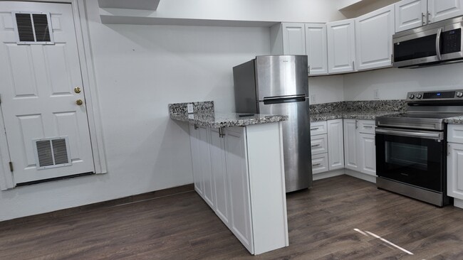 Photo - 6288 Susana St