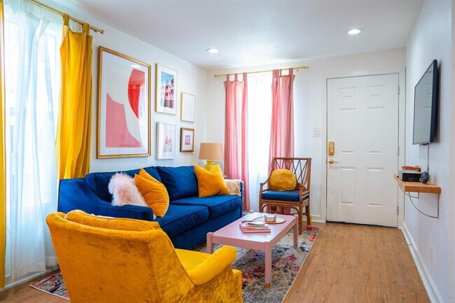 Photo - 2213 Santa Rita St