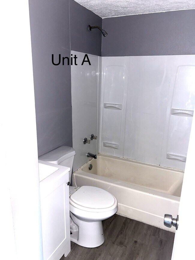 Photo - Seneca Ave Unidad A