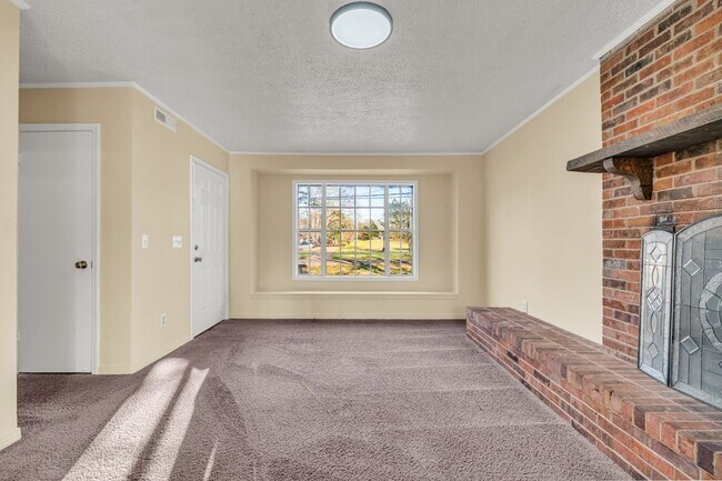 Photo - 341 Miller Ave