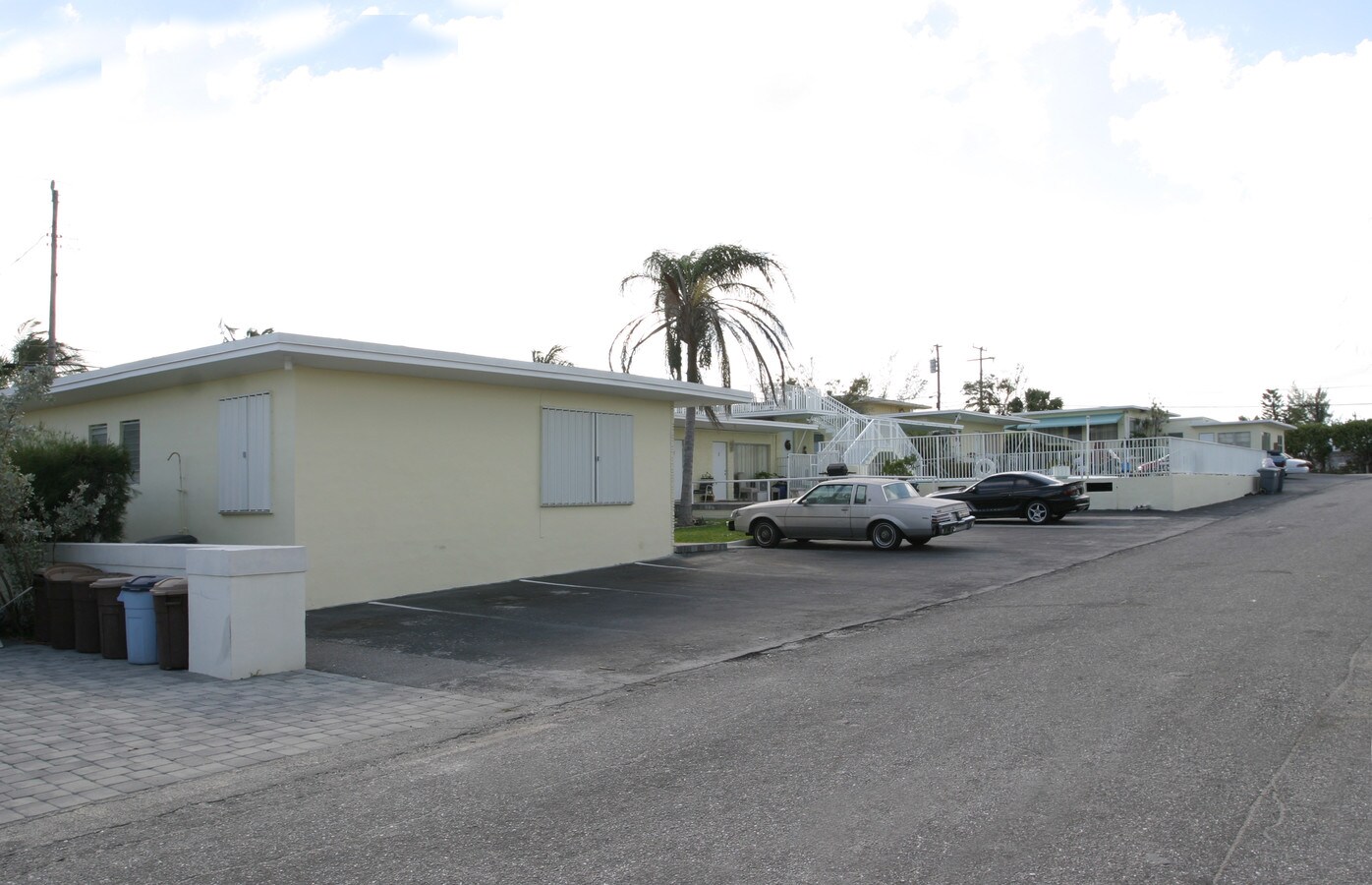 Building View - Seaview Apartments