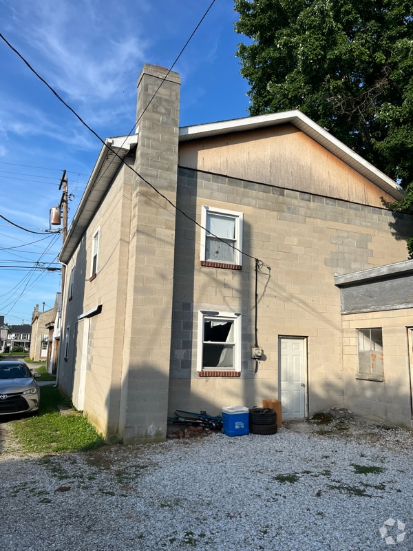 Building Photo - 536 S Franklin St Rental
