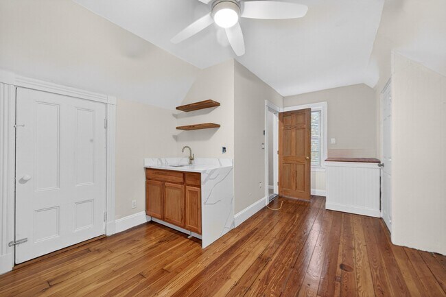 Photo - 42 Etna St
