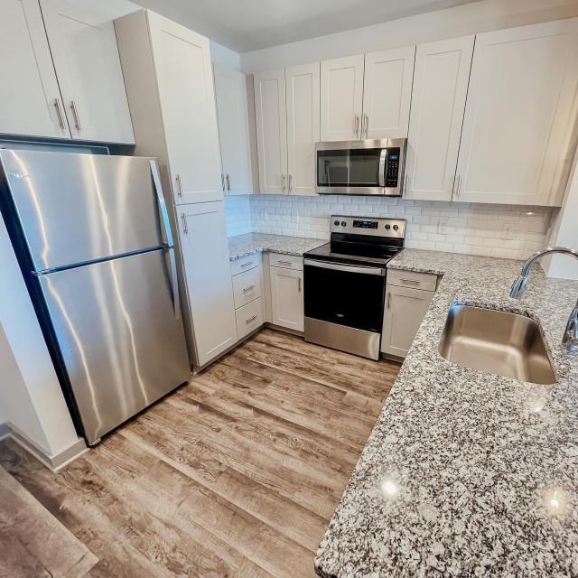 Building Photo - 1 bedroom in Grand Prairie TX 75050 Unit # 53 Rental