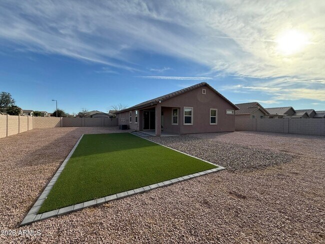 2372 E Dust Devil Dr