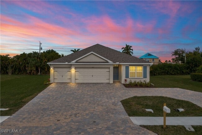 Photo - 1903 Cape Coral Pkwy W House