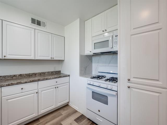 Photo - 2341 Lockhart Ave