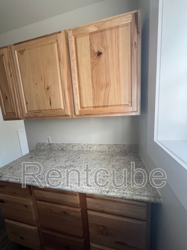 247 W 11th St Unit 8