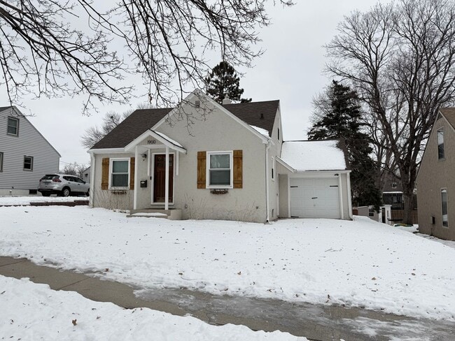 Building Photo - Home For Rent in Central Sioux Falls