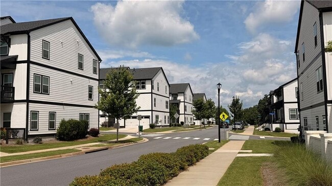 Photo - 1012 Knoxboro Ln