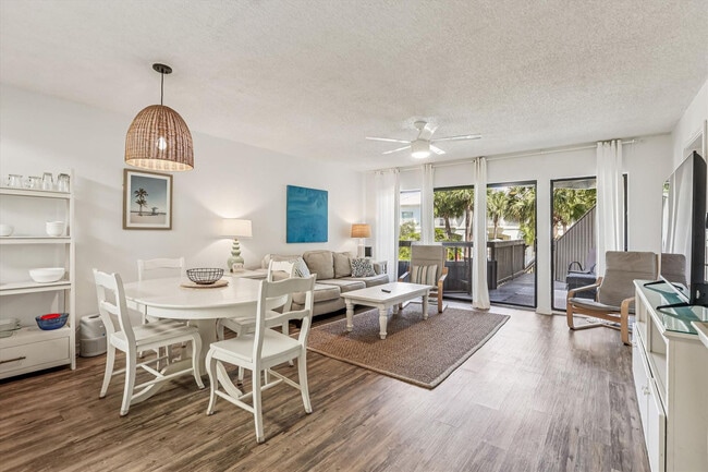Photo - 130 Ocean Hibiscus Dr Unidad FL2-ID1253546P