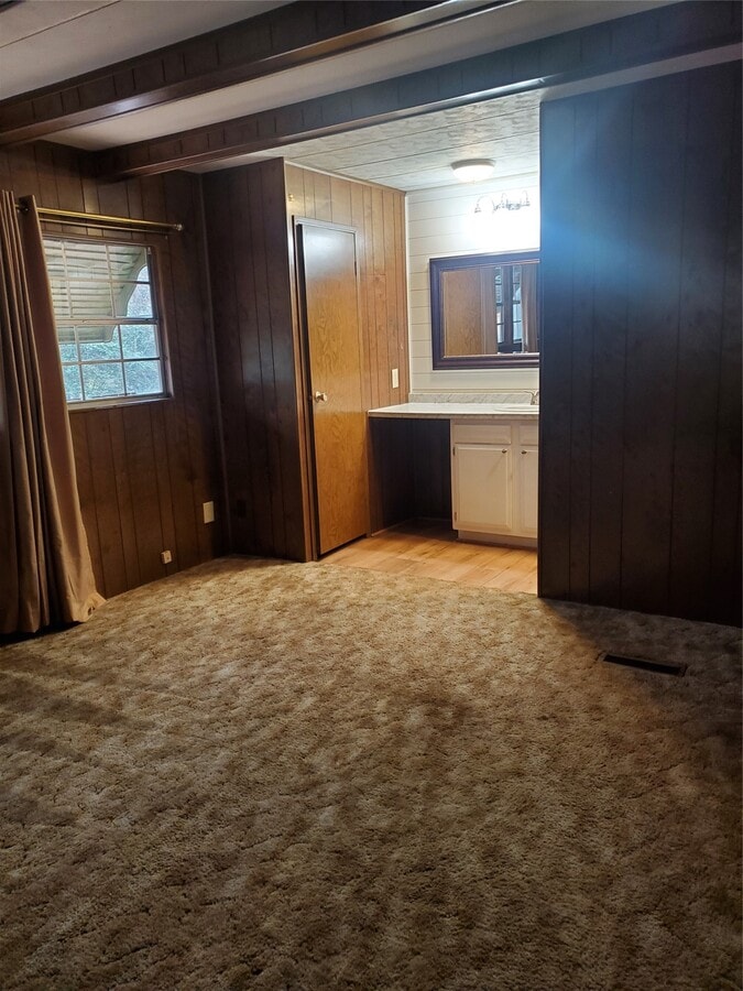 Photo - 18379 Thomas St