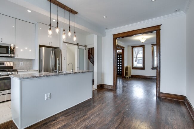 Building Photo - 702 Ingraham St NW