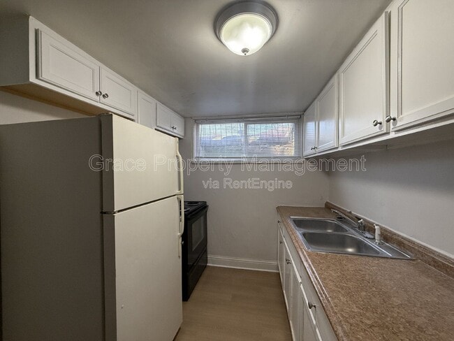 Photo - 1952 Oswego St