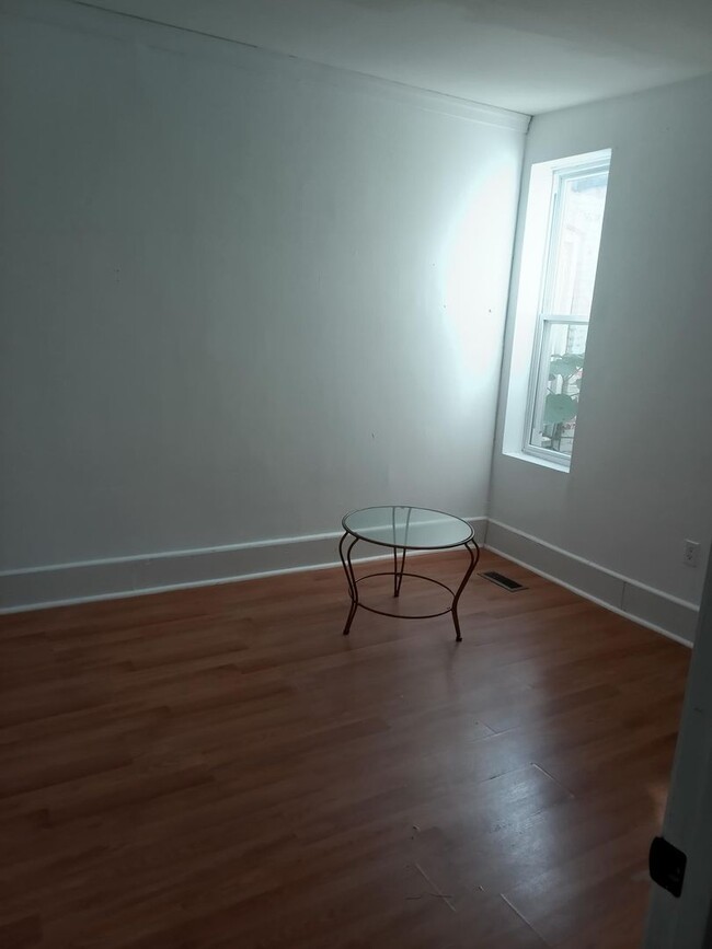 Photo - Large lovely 3BR, 1.5 bathroom home