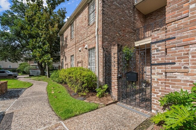 Building Photo - 4948 Post Oak Timber Dr Rental