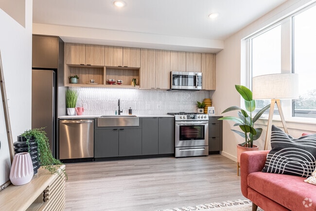 1BR, 1BA - 410SF