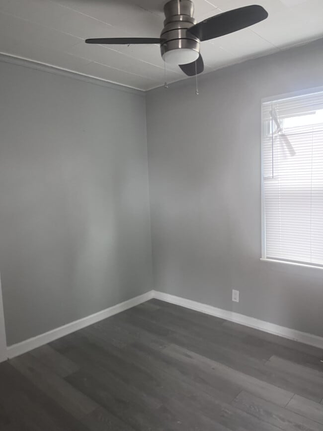 Photo - 2516 Bewick St