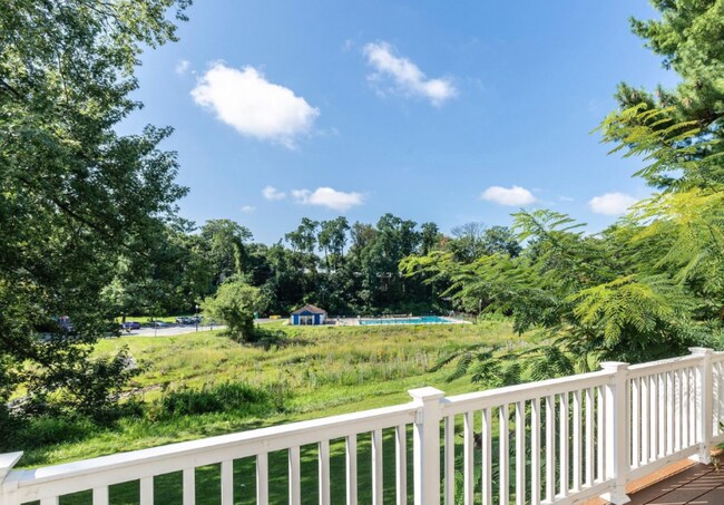 Photo - 133 Hammershire Rd Unit C