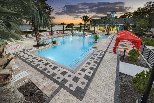 Building Photo - Solaris Key Rental
