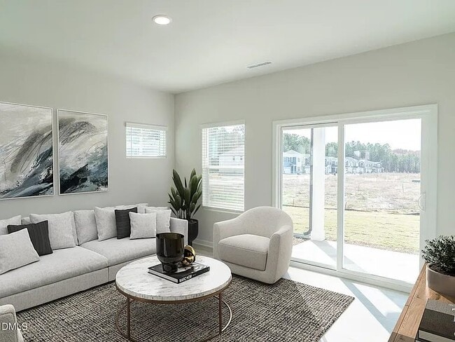 Photo - 799 Red River Dr
