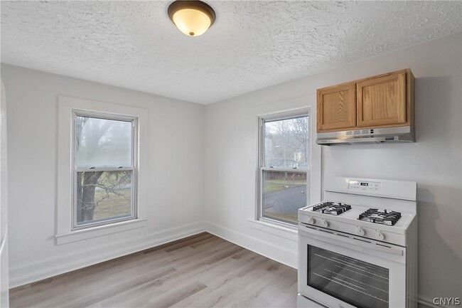 Photo - 409 N 6th St