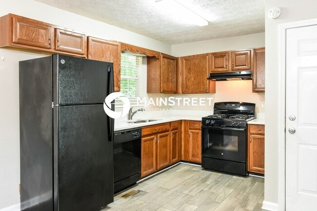 Photo - 3 Bedroom Pet-Friendly Home in Dallas, GA with Main Street Renewal