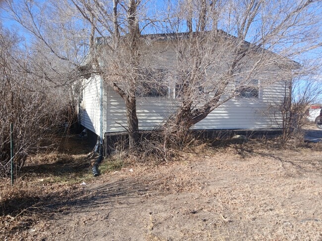 Photo - 716 Linnell St