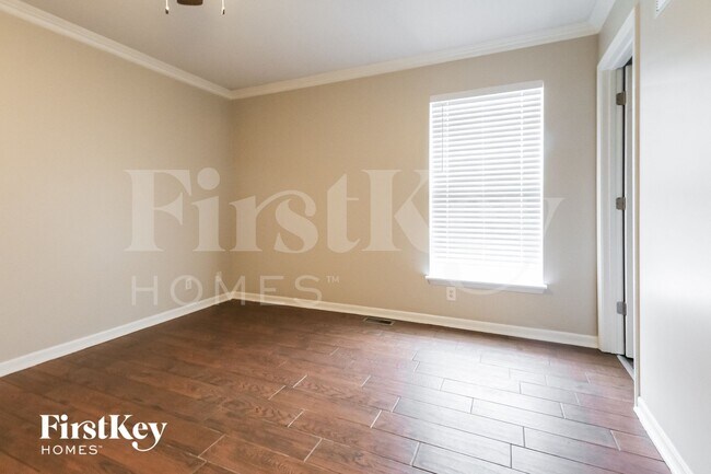 Photo - 2211 Glenside Rd