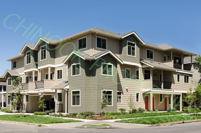Building Photo - 2 Bedroom 1 1/2 Bath Close to campus on 14th & Patterson Unit 585 E 14th Ave #7
