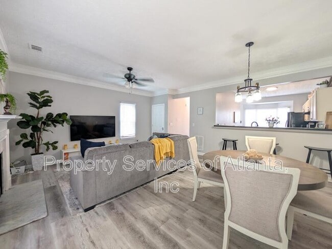 Photo - 5690 Hampton Ct