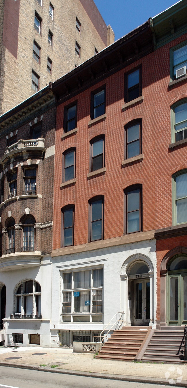 2131 Walnut St