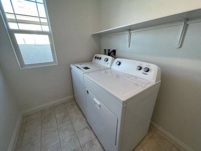 Photo - 6077 Castle Gardens Ave