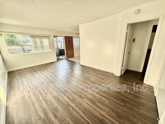 Building Photo - 1810 Broadway St Rental