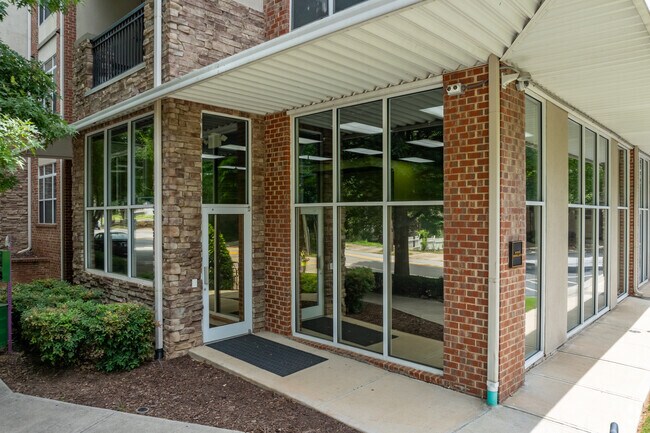 Entrada - The Burnett at Grant Park