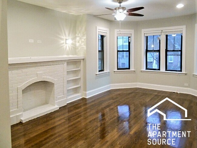 Building Photo - 2211 W Foster Ave