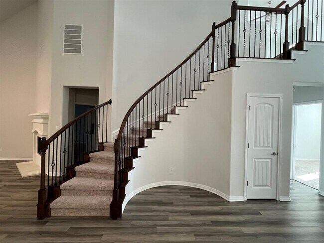 Photo - 121 Red Granite Rd