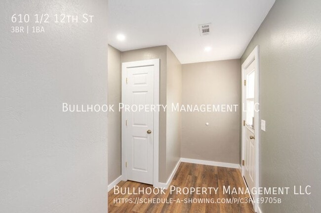 Photo - 610 1/2 12th St-