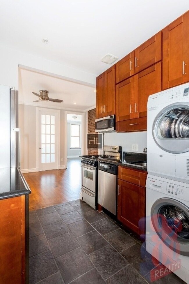 Photo - East 18th Street Unidad E3